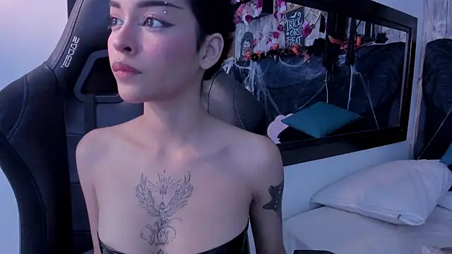 AnnyKitty  online show from October 28, 2025, 4:46 am