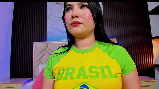 MiaaFarrel online show from December 15, 2025, 6:25 pm