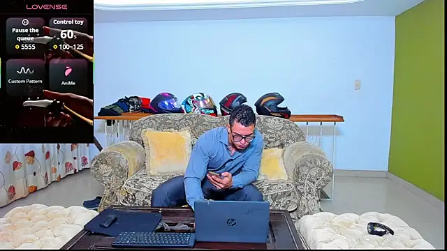 ArnoldSexy  online show from October 6, 2025, 10:05 am