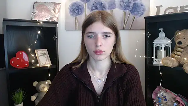 Snapshot of JuiceLips__ chatting on September 30, 2025, 10:32 am JuiceLips online show from September 30, 2025, 10:32 am