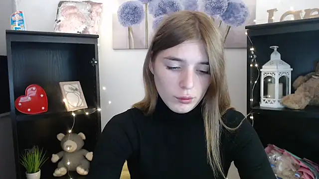 Snapshot of JuiceLips__ chatting on October 10, 2025, 11:33 am JuiceLips online show from October 10, 2025, 11:33 am