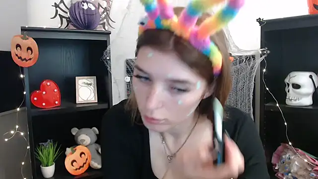 Snapshot of JuiceLips__ chatting on October 31, 2025, 2:24 pm JuiceLips online show from October 31, 2025, 2:24 pm