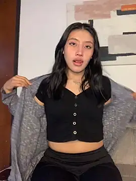 KloePink  online show from October 8, 2025, 12:07 pm