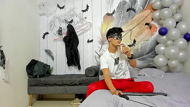 Holdme Hot online show from October 21, 2025, 3:50 am