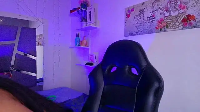 jennifer Scot online show from October 14, 2025, 2:50 pm