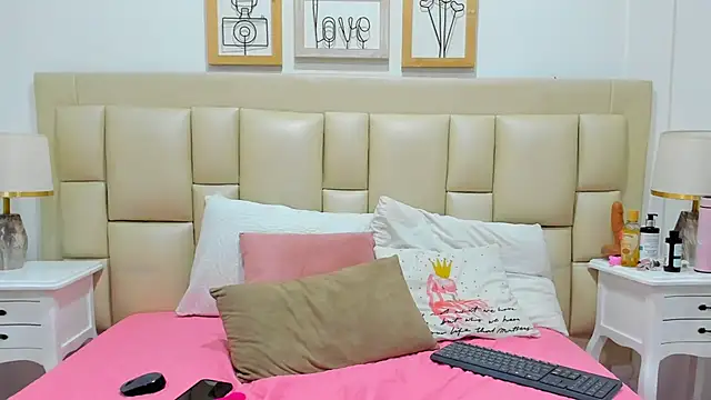 SkinnyGirl 28 online show from November 20, 2025, 7:14 pm