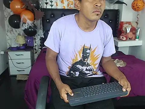 Snapshot of Adam_Morgan2 chatting on October 23, 2025, 6:45 am Adam Morgan2 online show from October 23, 2025, 6:45 am