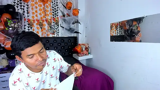 Snapshot of Adam_Morgan2 chatting on October 27, 2025, 7:04 pm Adam Morgan2 online show from October 27, 2025, 7:04 pm