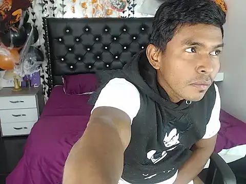 Snapshot of Adam_Morgan2 chatting on October 13, 2025, 4:03 am Adam Morgan2 online show from October 13, 2025, 4:03 am