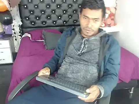 Snapshot of Adam_Morgan2 chatting on October 19, 2025, 5:32 am Adam Morgan2 online show from October 19, 2025, 5:32 am