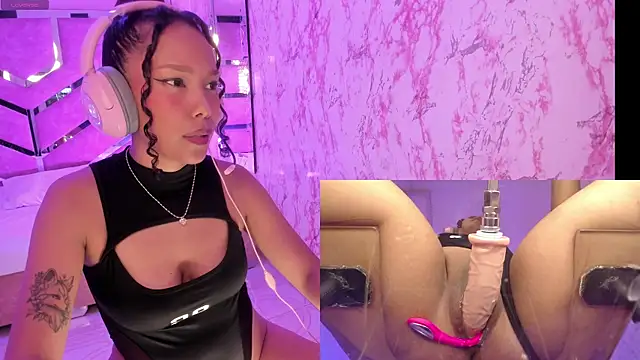 NovaLyn online show from November 22, 2025, 9:46 pm