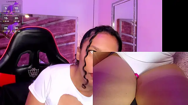 NovaLyn online show from October 11, 2025, 4:46 am