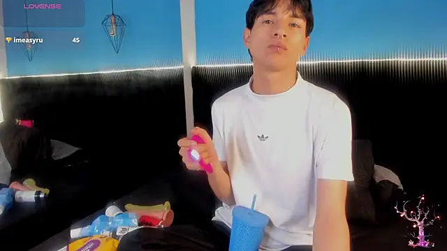 Snapshot of AleAurarashi chatting on September 9, 2025, 10:14 am AleAurarashi online show from September 9, 2025, 10:14 am