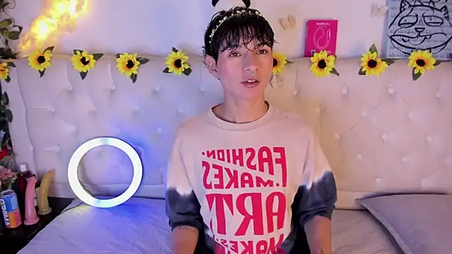 AleAurarashi online show from February 9, 2026, 3:37 am