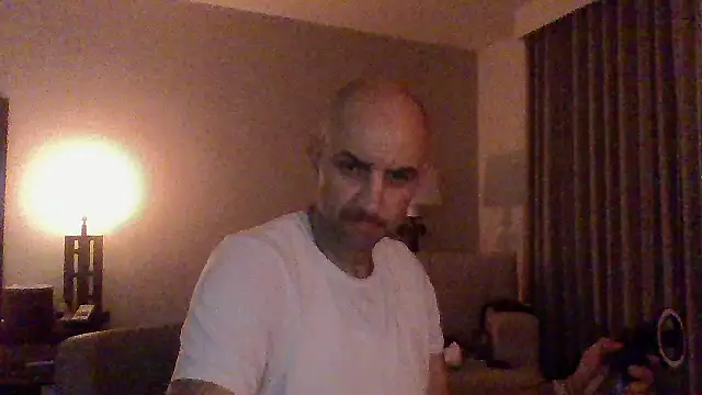 Snapshot of Hothotboyg chatting on May 2, 2026, 12:32 pm Hothotboyg online show from May 2, 2026, 12:32 pm