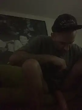 Hothotboyg online show from April 10, 2026, 1:12 am