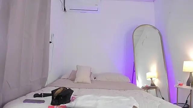 Snapshot of elzafuentes1 chatting on October 29, 2025, 7:57 pm elzafuentes1 online show from October 29, 2025, 7:57 pm