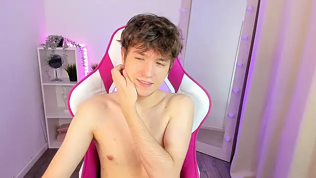 Snapshot of Ethan_Rivers chatting on October 16, 2025, 8:50 pm Ethan Rivers online show from October 16, 2025, 8:50 pm