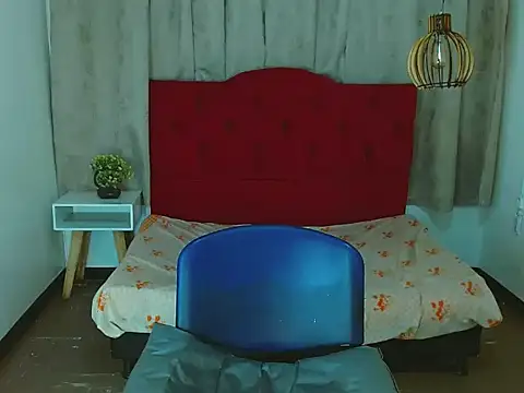 Snapshot of luisa__torres chatting on September 19, 2025, 3:32 am luisa  torres online show from September 19, 2025, 3:32 am