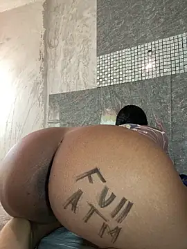 Snapshot of Messy-diana21 chatting on March 1, 2026, 7:14 pm Messy-diana21 online show from March 1, 2026, 7:14 pm