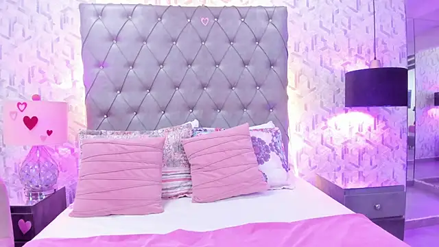 Snapshot of ScarletMore chatting on February 14, 2026, 1:11 pm ScarletMore online show from February 14, 2026, 1:11 pm