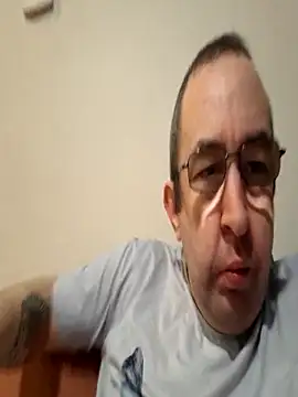 Snapshot of Bigahezlong chatting on November 4, 2025, 12:03 am Bigahezlong online show from November 4, 2025, 12:03 am