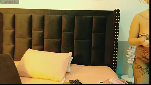 mamaneedsfun online show from September 17, 2025, 1:02 pm