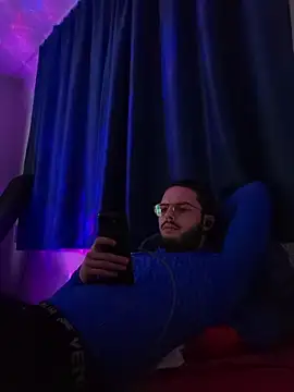 EyesNeverLies online show from February 21, 2026, 8:11 pm