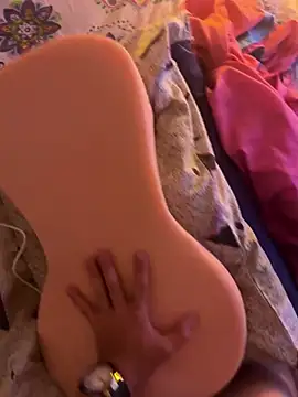 Dani3l17  online show from April 12, 2026, 7:33 am