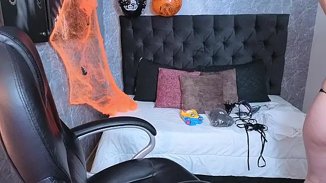 Snapshot of luna__dance chatting on October 28, 2025, 3:29 am luna  dance online show from October 28, 2025, 3:29 am