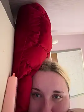 imawhorenslut19 online show from April 13, 2026, 6:56 pm