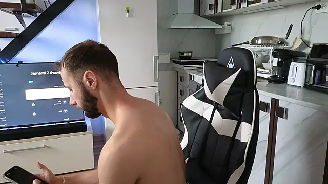 RyanStorm  online show from December 5, 2025, 12:26 pm