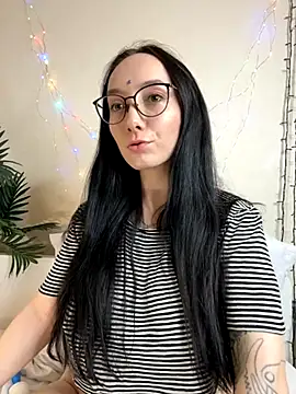 Jinhee Tiny online show from September 19, 2025, 9:02 am