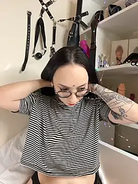 Jinhee Tiny online show from October 1, 2025, 9:36 am