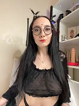 Jinhee Tiny online show from October 7, 2025, 7:31 am