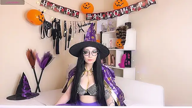 Jinhee Tiny online show from October 31, 2025, 3:08 pm