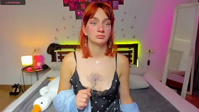 Snapshot of ArinaWinss chatting on October 1, 2025, 7:35 am ArinaWinss online show from October 1, 2025, 7:35 am