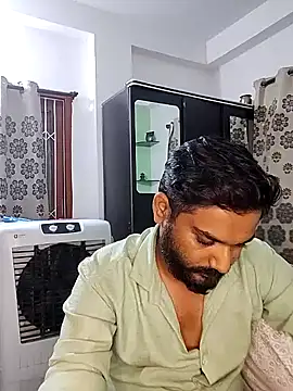 Snapshot of avi007p chatting on August 1, 2026, 5:33 pm avi007p online show from August 1, 2026, 5:33 pm