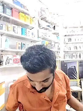 Snapshot of avi007p chatting on October 6, 2025, 12:39 pm avi007p online show from October 6, 2025, 12:39 pm