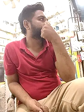 Snapshot of avi007p chatting on June 23, 2026, 3:32 pm avi007p online show from June 23, 2026, 3:32 pm