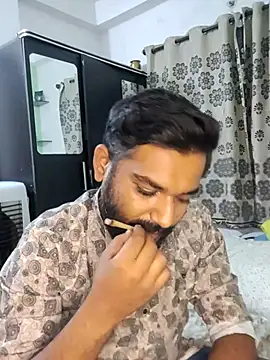 Snapshot of avi007p chatting on August 4, 2026, 5:50 pm avi007p online show from August 4, 2026, 5:50 pm