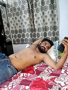 Snapshot of avi007p chatting on July 28, 2026, 7:50 pm avi007p online show from July 28, 2026, 7:50 pm