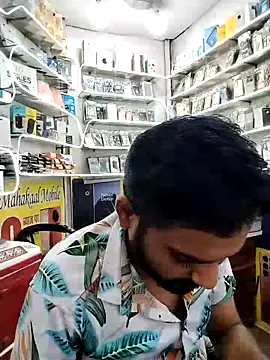 Snapshot of avi007p chatting on September 23, 2025, 11:28 am avi007p online show from September 23, 2025, 11:28 am