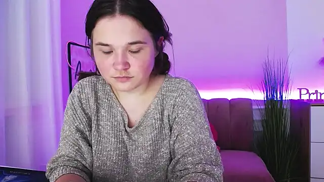 IsabellCharm online show from October 18, 2025, 3:47 pm