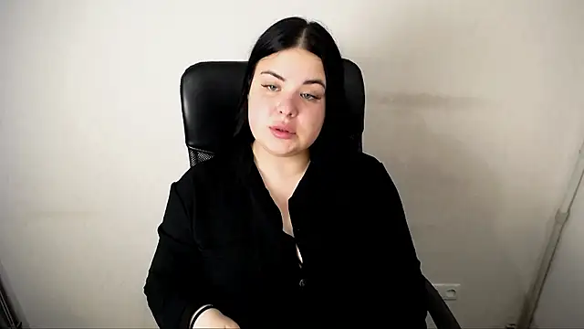  Trisha li online show from October 26, 2025, 12:05 pm