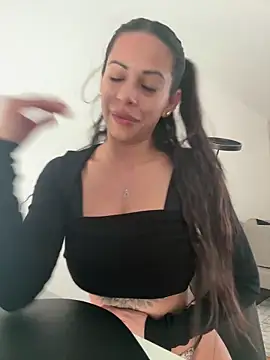 Teparolaverga1990 online show from April 9, 2026, 11:16 am