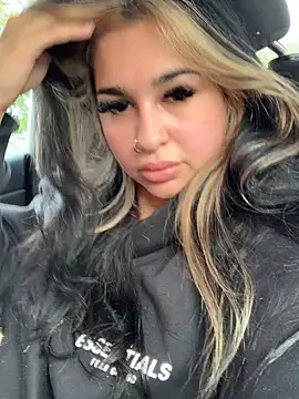 Snapshot of BrunetteBrat-xo chatting on September 30, 2025, 11:05 am BrunetteBrat-xo online show from September 30, 2025, 11:05 am