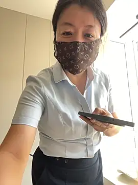 300-AMAM online show from September 30, 2025, 3:01 am