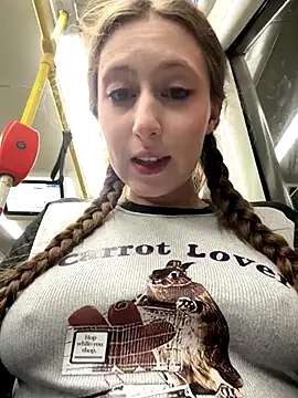 FroggyAnna online show from December 16, 2025, 7:51 pm