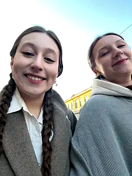 FroggyAnna online show from October 2, 2025, 2:31 pm